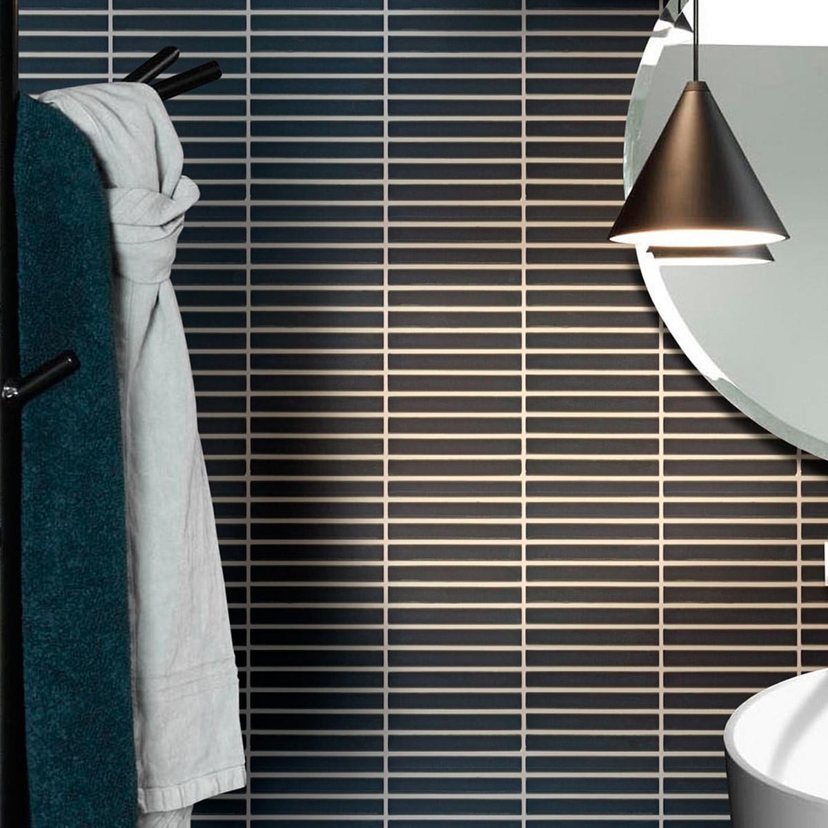 Finger-Mosaics-Black-Feature-Tile-3